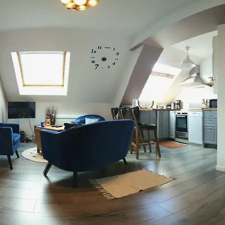 Epernevasion Apartment